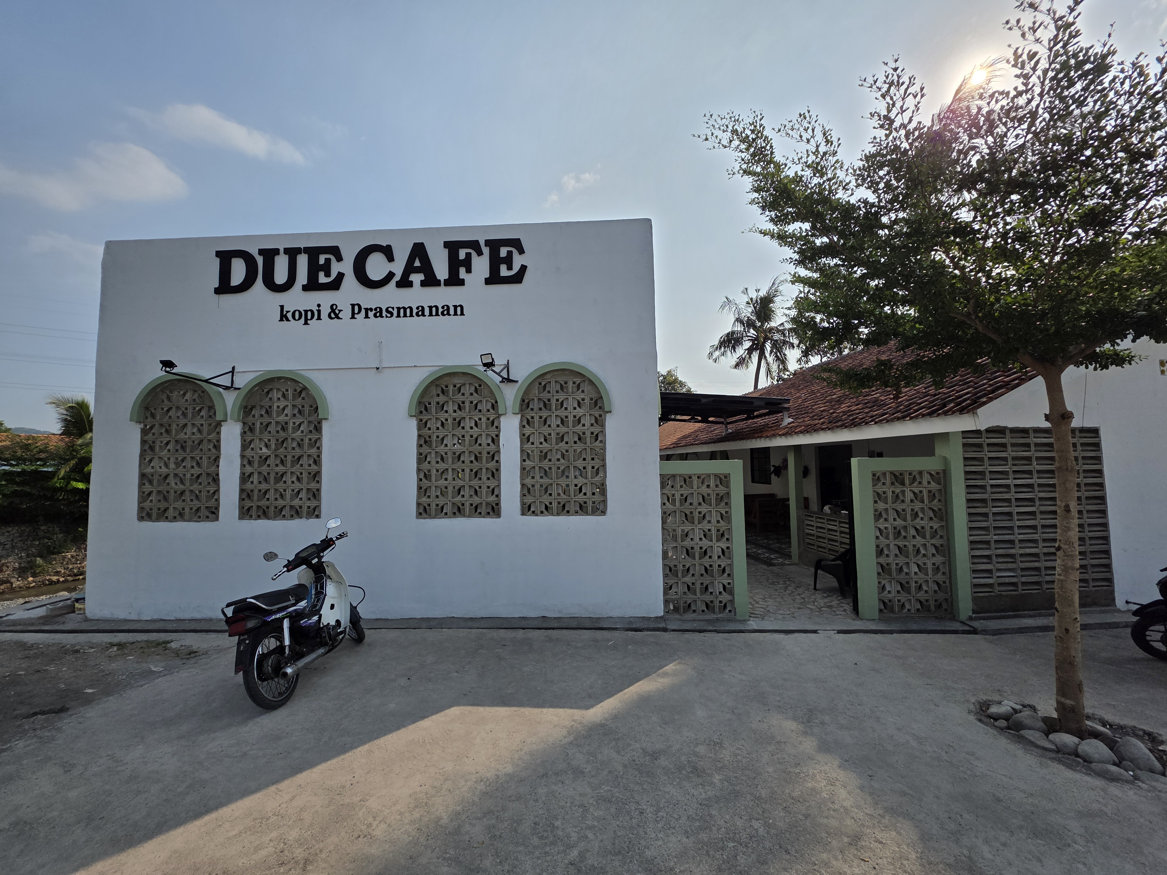 DUE CAFE