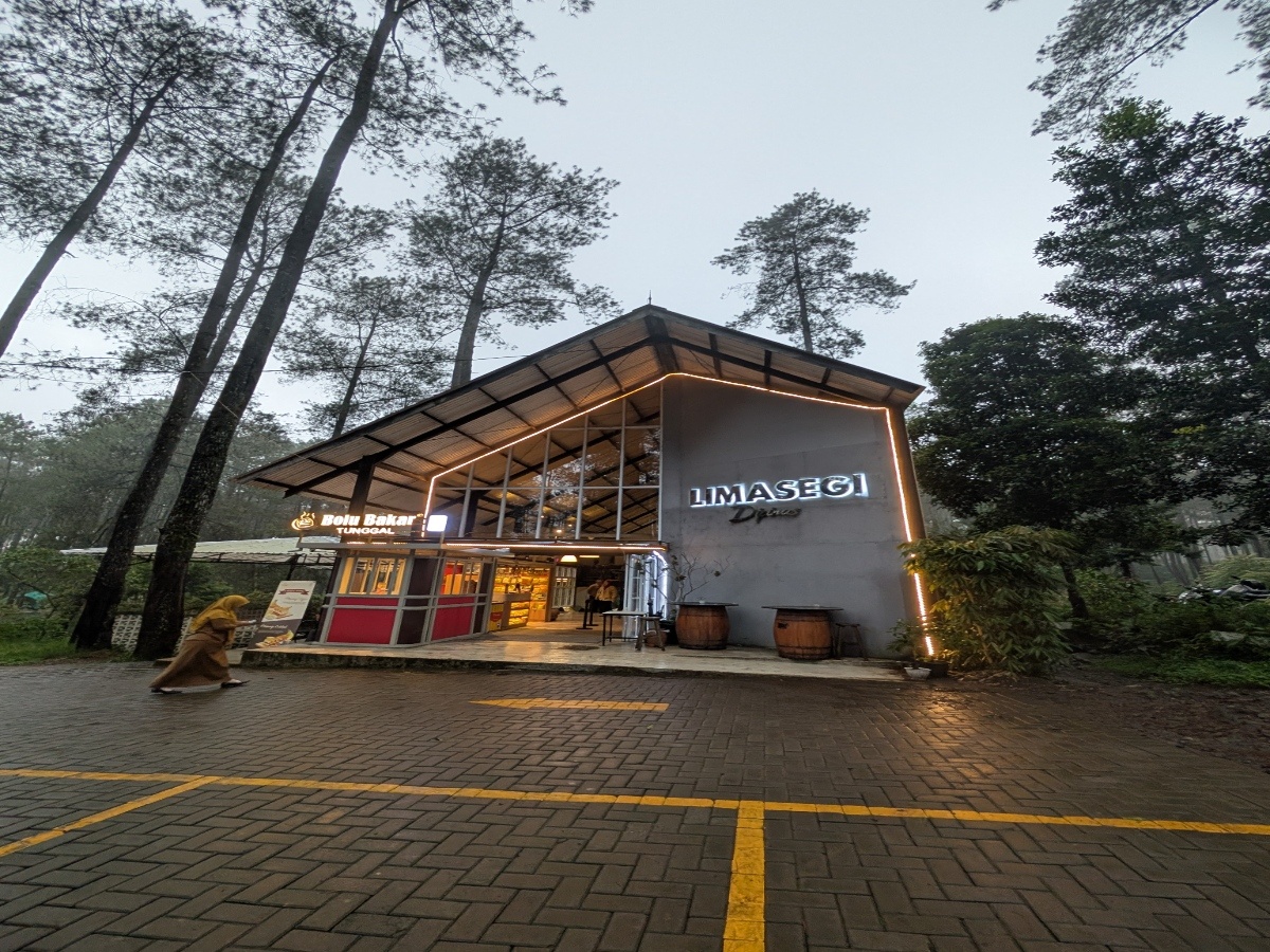 Limasegi Dipinus Coffee Cikole Lembang