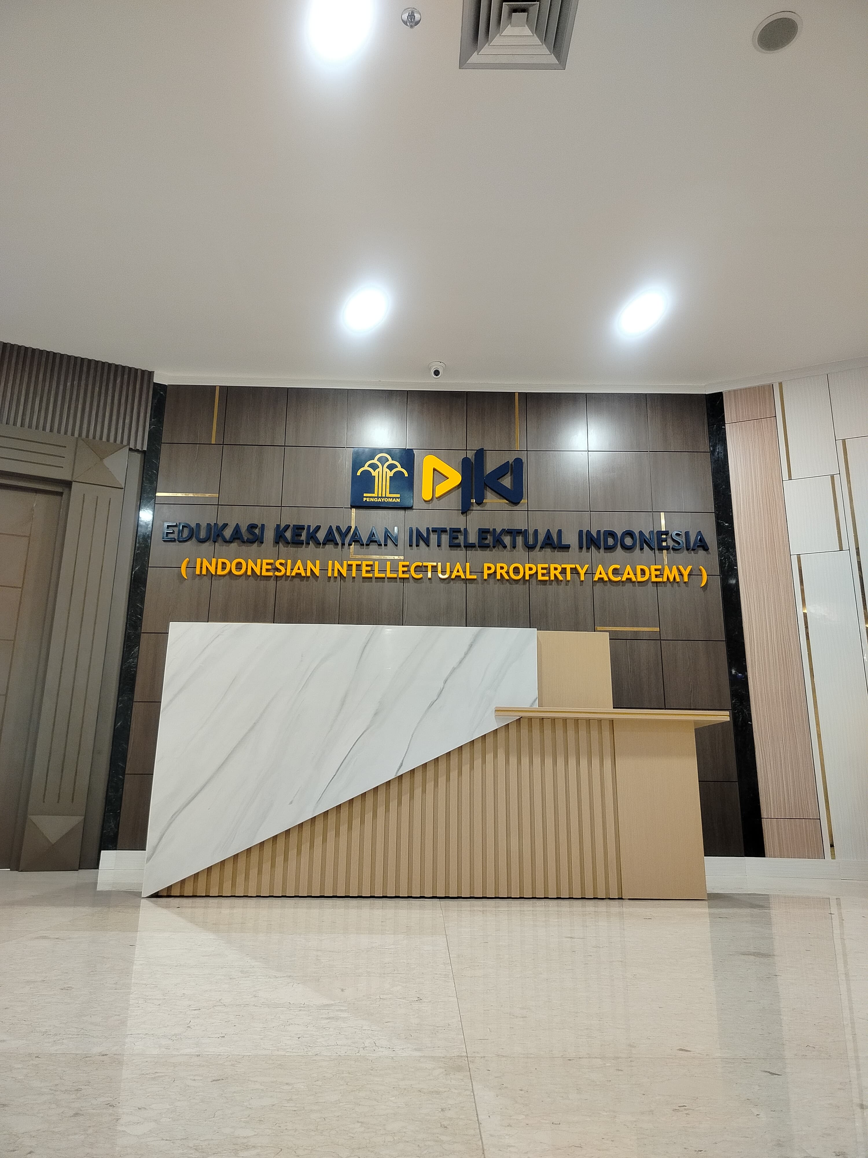 Meja TV & Lainnya custom hasil pengerjaan Sofa Depok by Yenia