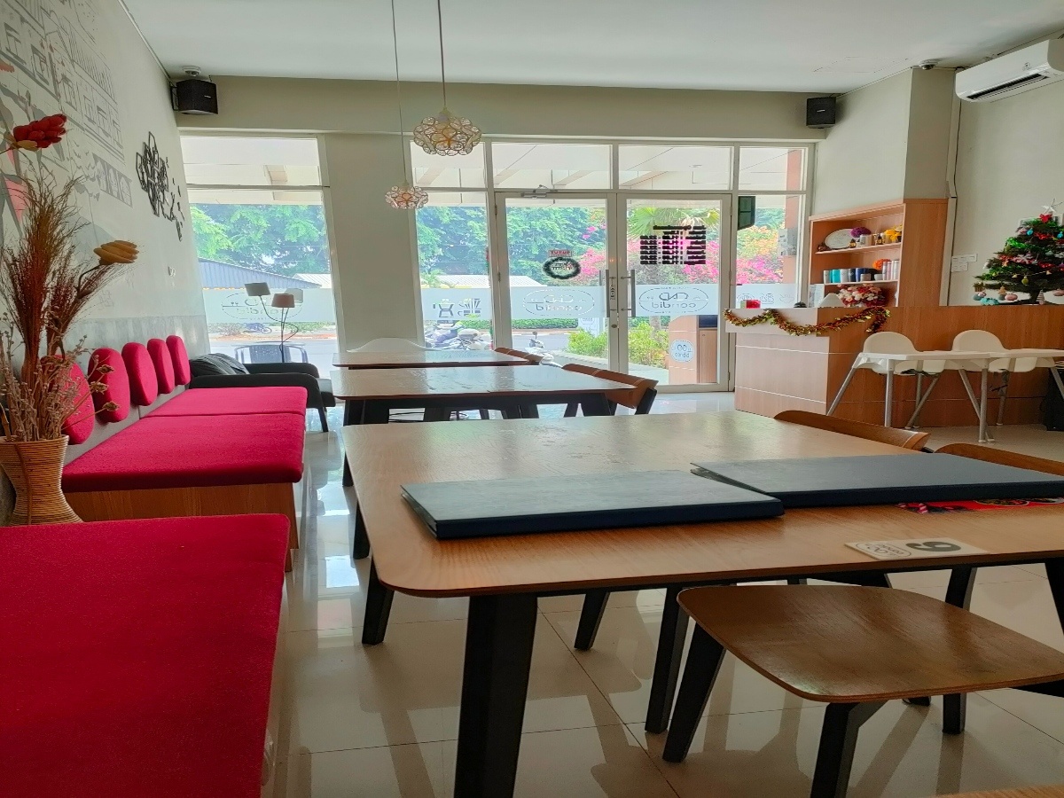 Candid Coffee Bar & Eatery
