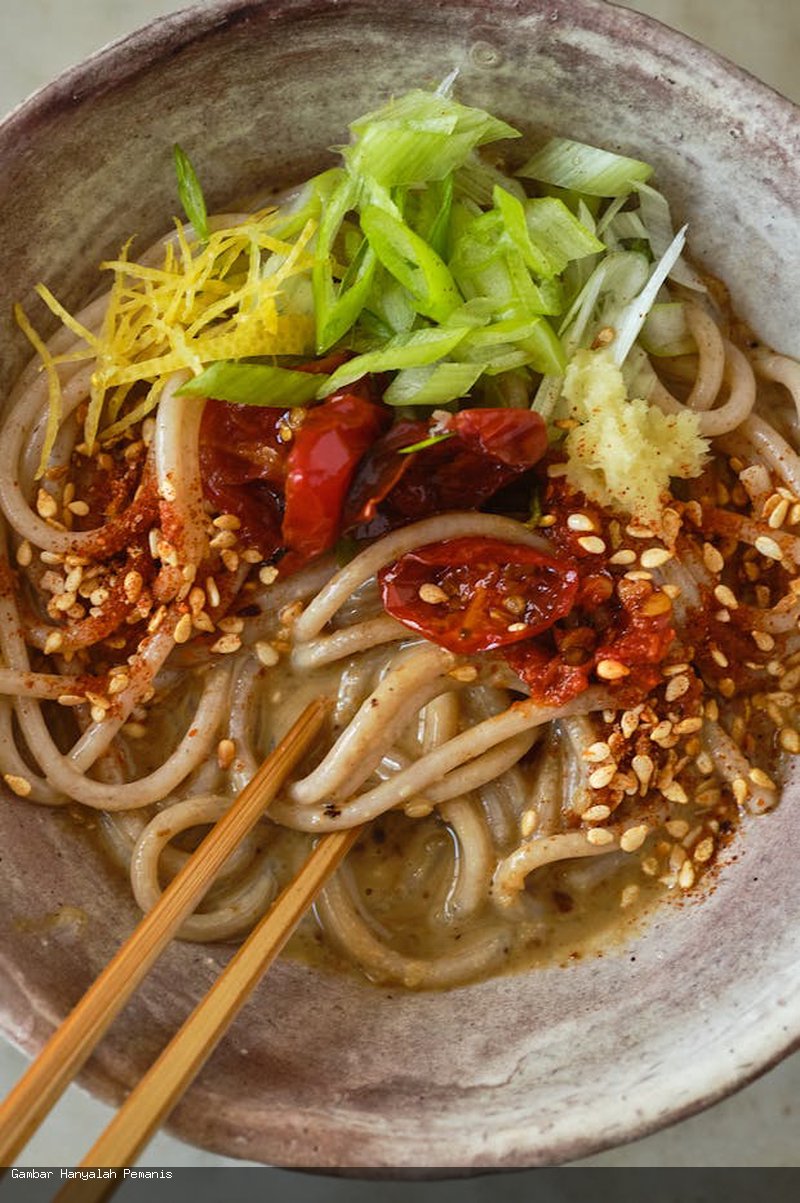Mie Wijen Dingin Segar untuk Musim Panas