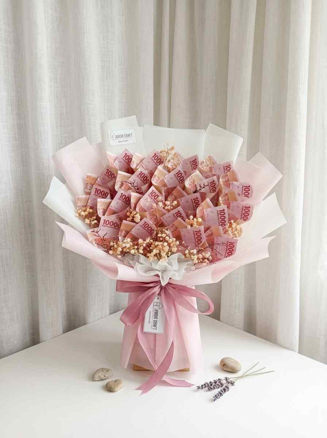Small money bouquet