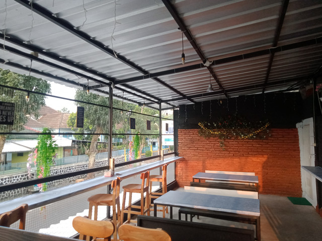 ELEVEN Cafe & Studio