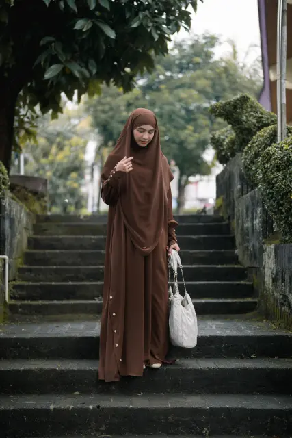 Shebila & Aqila Abaya - Look 3