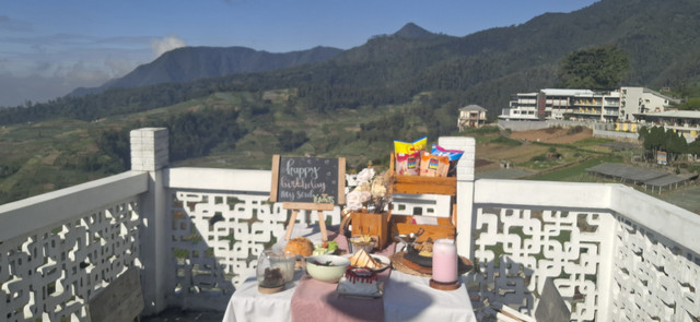 Rooftop Cafe Tanggulasi