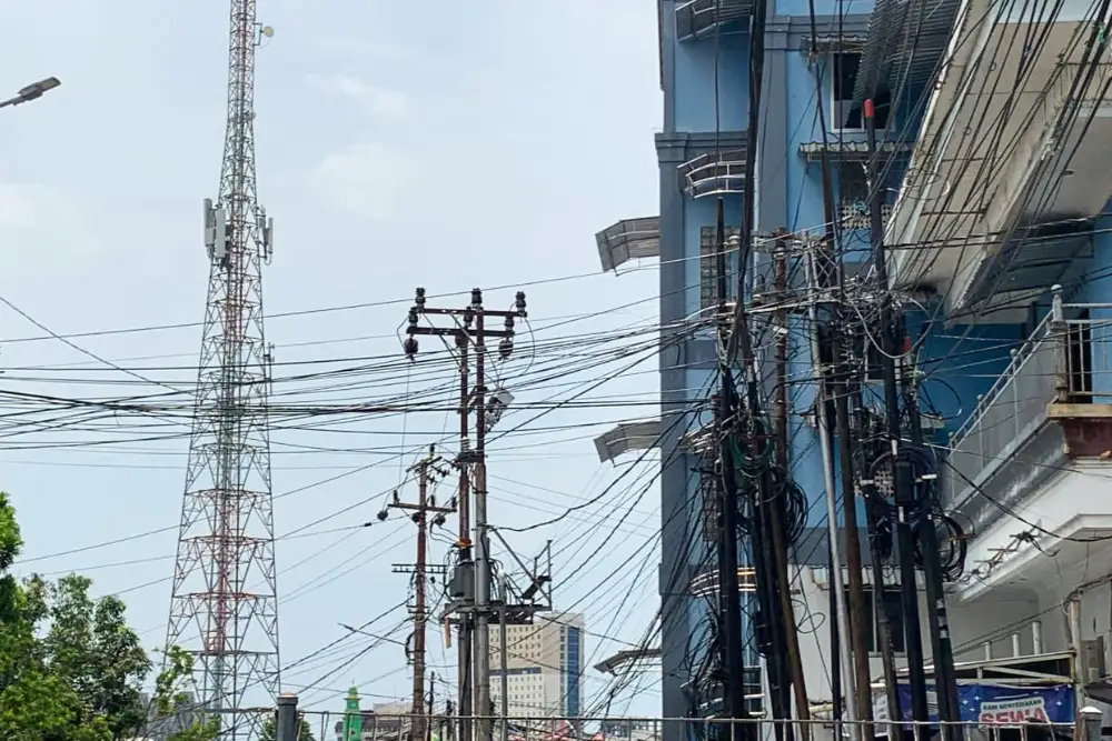 Kabel Semrawut di Balikpapan Picu Desakan DPRD untuk Penataan Infrastruktur Telekomunikasi Menyeluruh