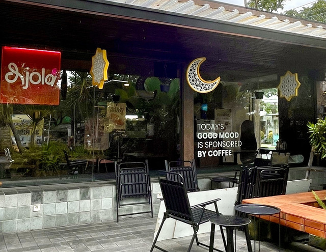 Modjola Café