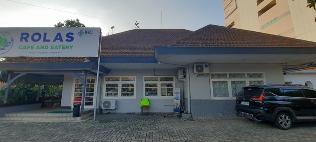 Rolas Cafe and Eatery