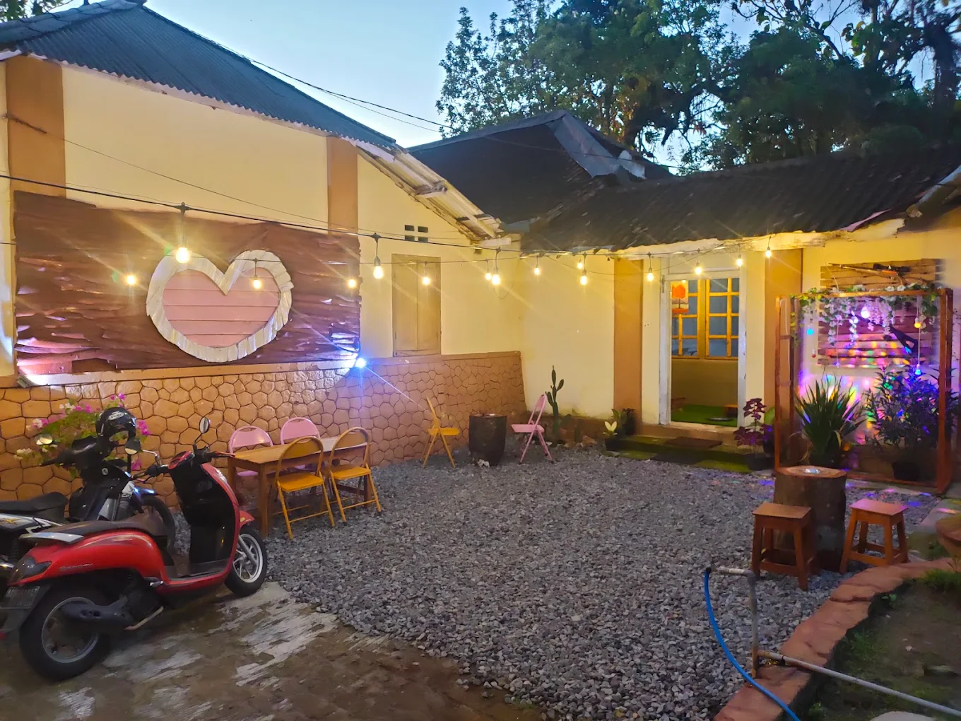 Insom Cafe Blitar