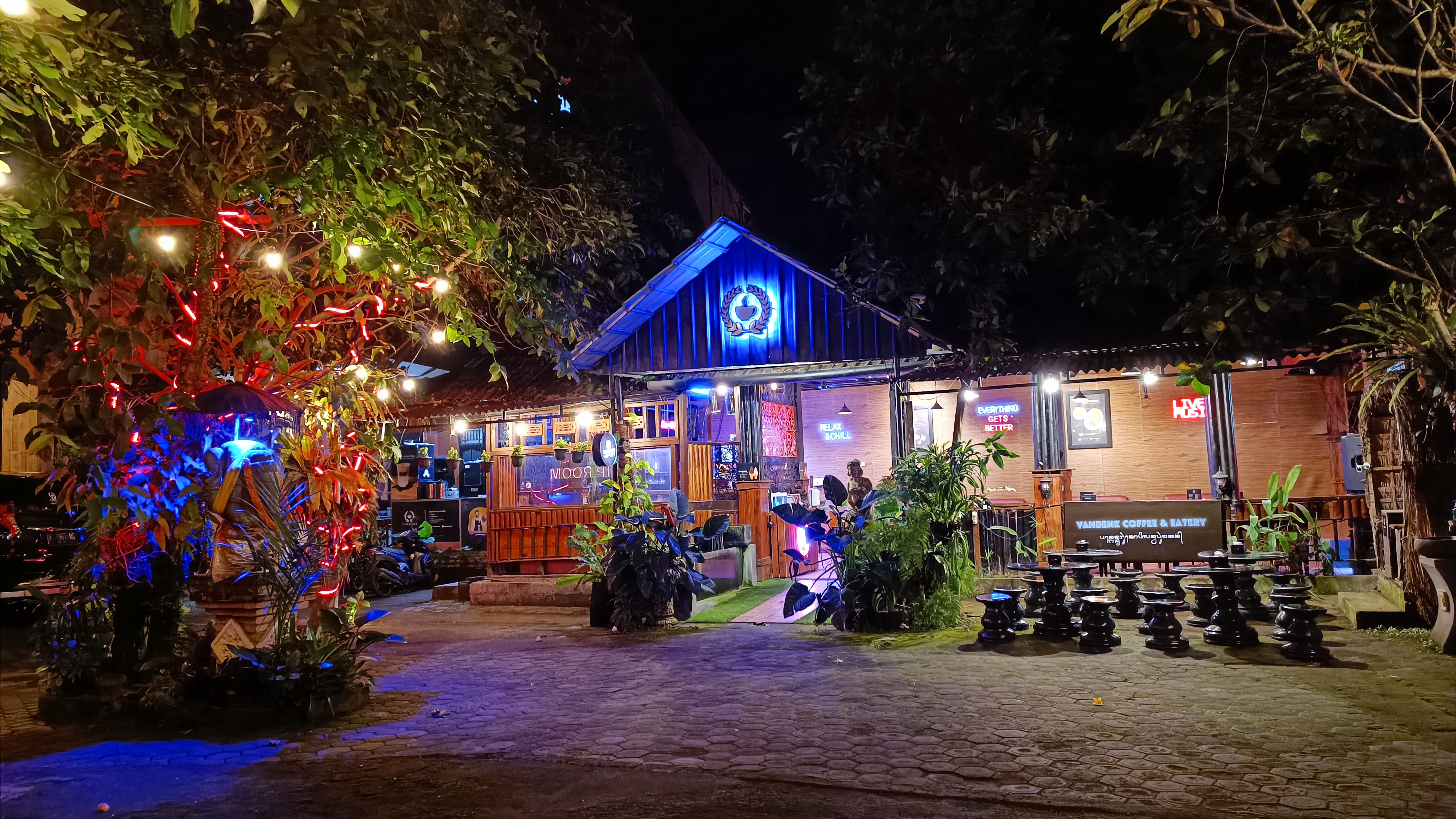 Vanbenk Coffee & Eatery