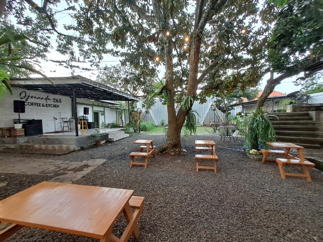 Djoeanda 265 Coffee & Kitchen