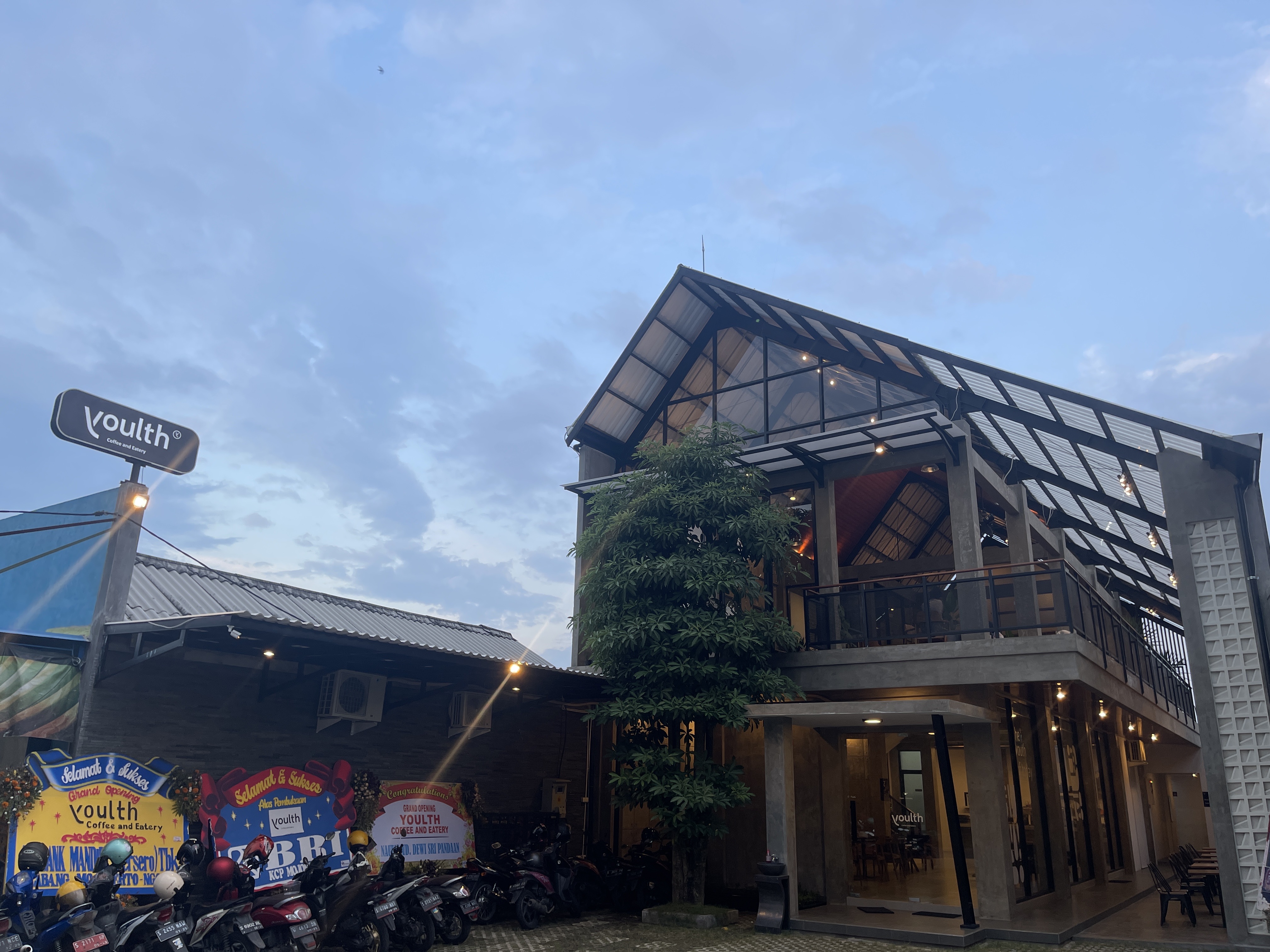 Youlth Coffee and Eatery