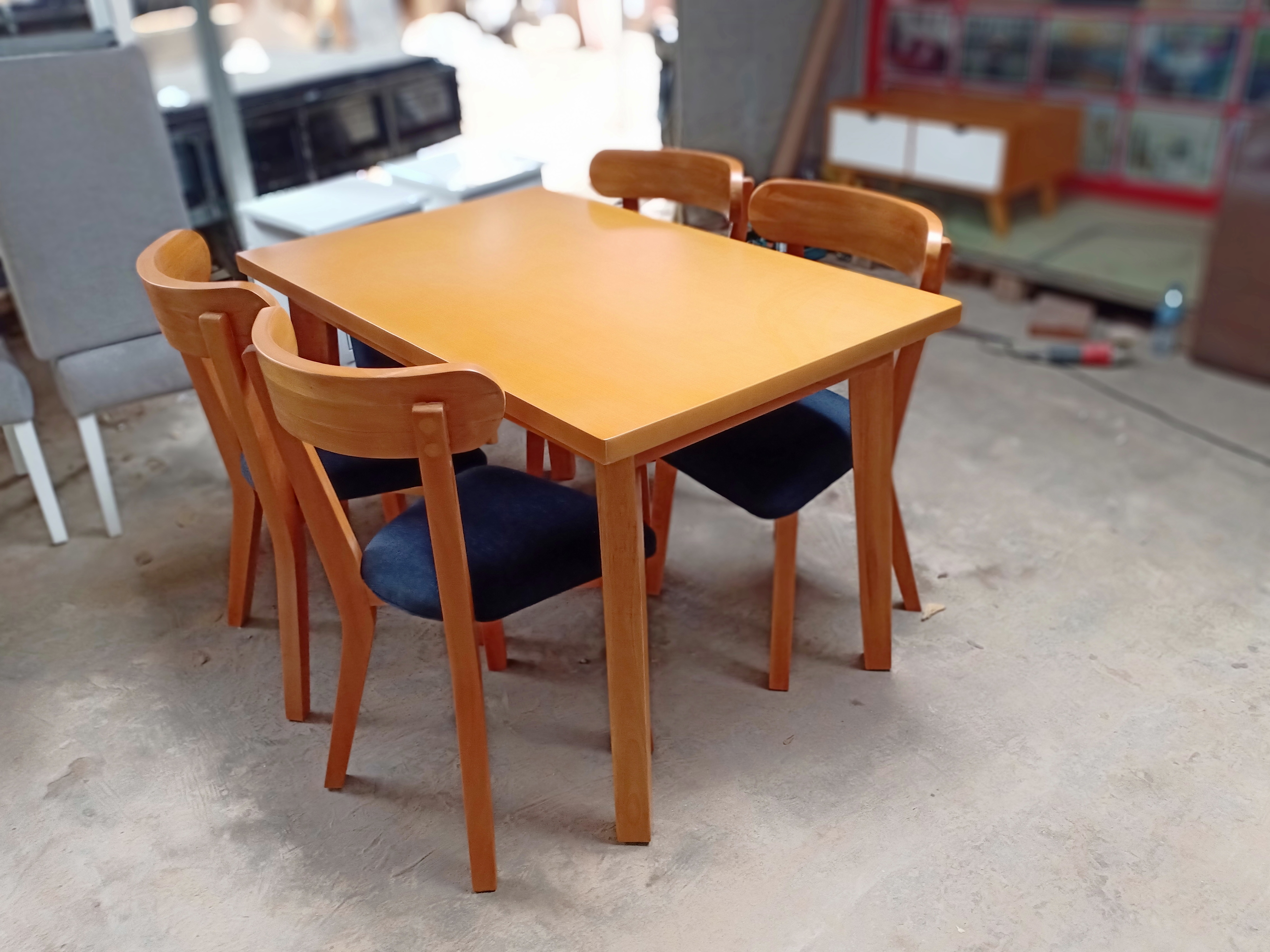 Meja Makan custom hasil pengerjaan Sofa Depok by Yenia