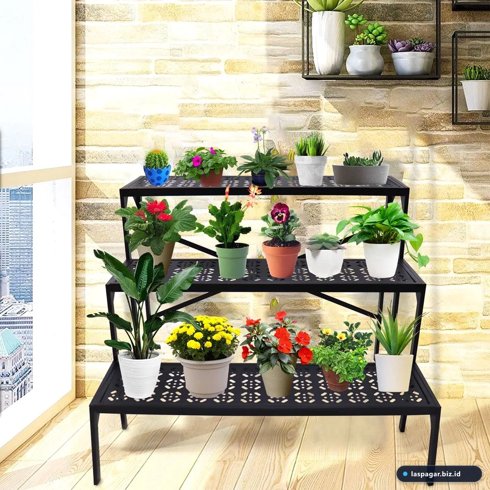 Model rak pot tanaman hias besi hollow 3 tingkat desain tangga minimalis