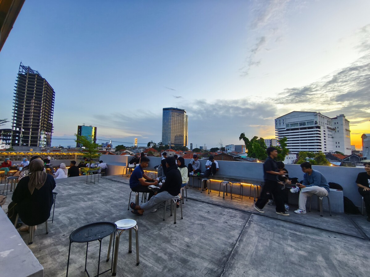 AREK Coffee & Eatery