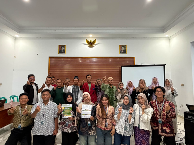 Mahasiswa KKN-R Tim II UNDIP Dorong Pengelolaan Sampah melalui Budidaya Maggot di Desa Payung