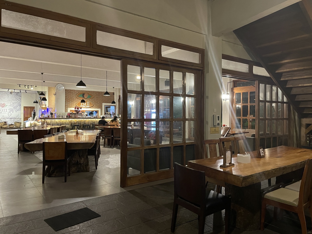 1911 Cafe & Resto