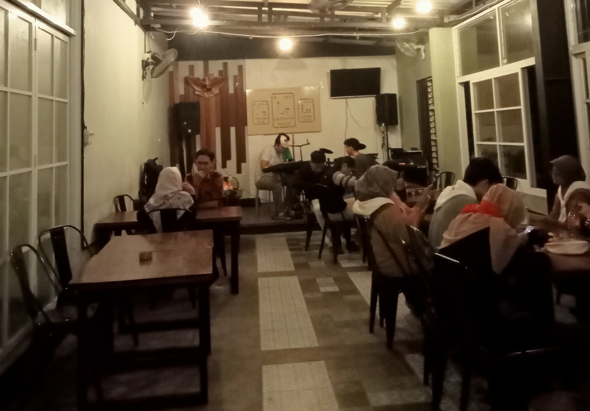 SELALU CAFE & STUDIO MUSIK