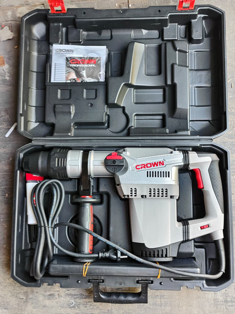 Перфоратор SDS-max CROWN CT18118