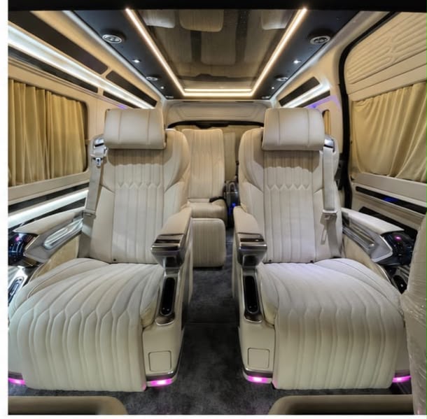 Hiace Premio Grand Luxury — 4