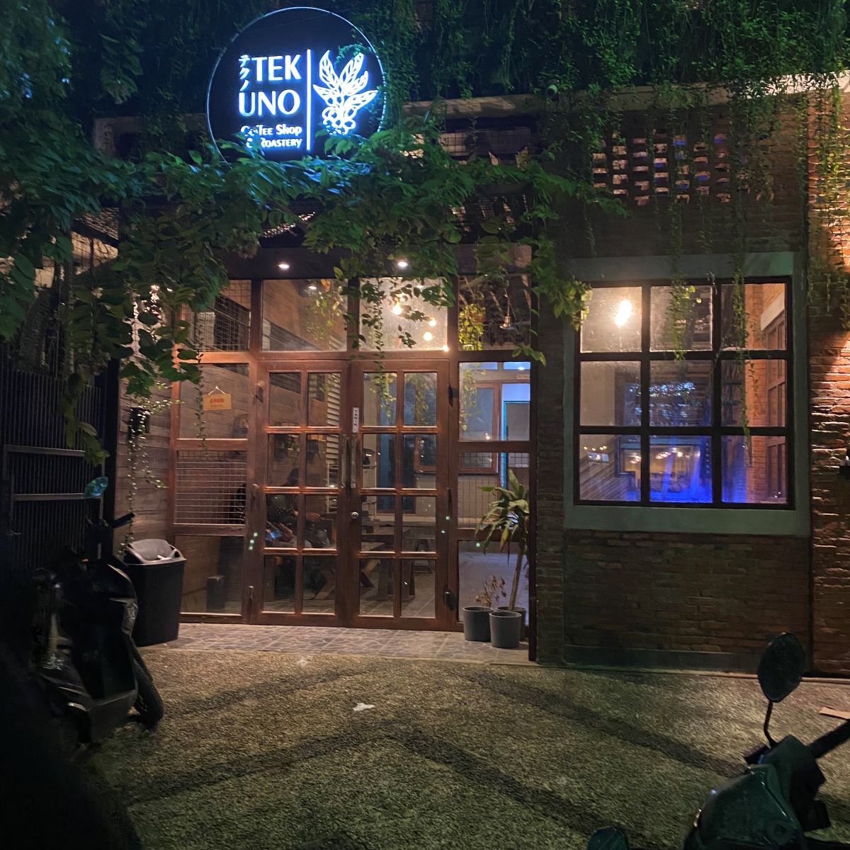 Tekuno Coffee & Roastery