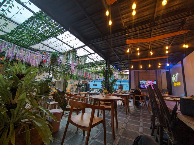 Cafe W & T Lokita Joyo Pati