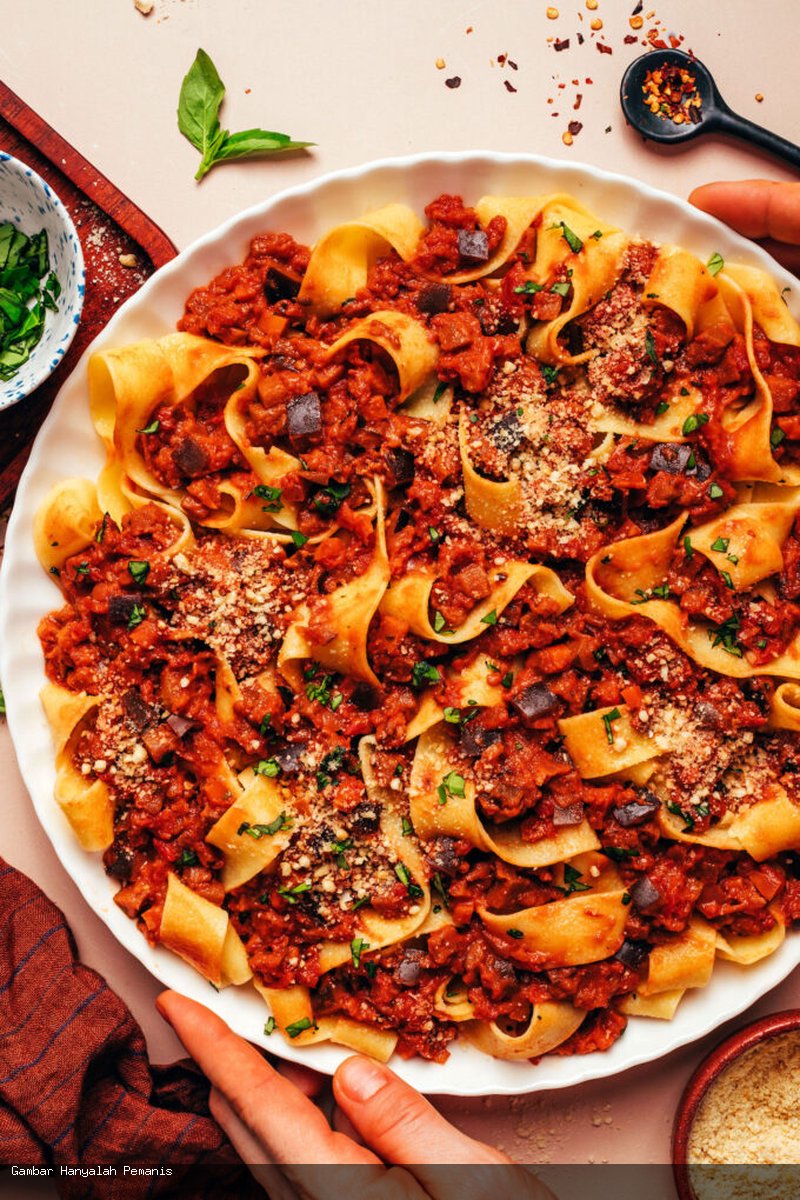 Easy Eggplant Bolognese (1 Pot!) – Resep Praktis ala Minimalist Baker