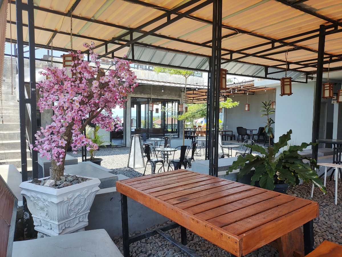 OTAKU Coffee & Roastery Awirarangan