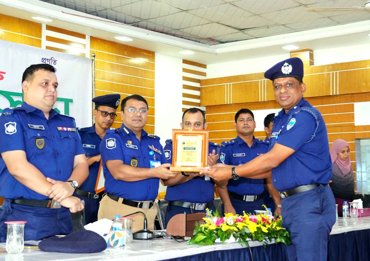 দাউদকান্দিতে আইনশৃঙ্খলা নিয়ন্ত্রণে সাফল্য  কুমিল্লায় ‘ক’ ক্যাটাগরিতে টানা শ্রেষ্ঠ ওসি সাজেদুল ইসলাম, একসঙ্গে ১২ পুরস্কার দাউদকান্দি মডেল থানার