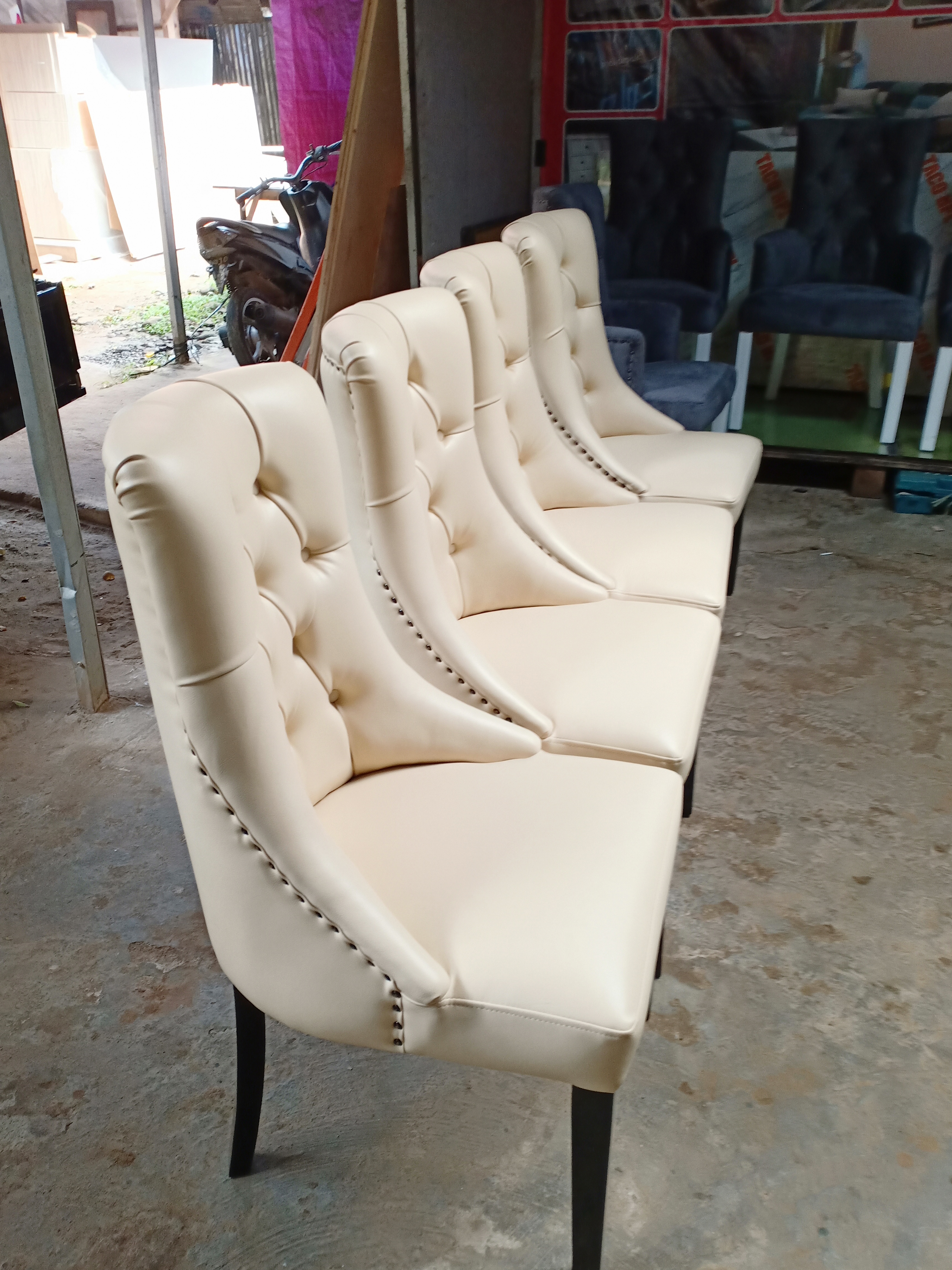 Meja Makan custom hasil pengerjaan Sofa Depok by Yenia