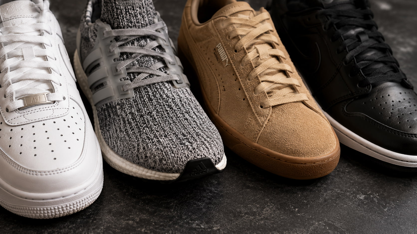 Material sepatu berbeda