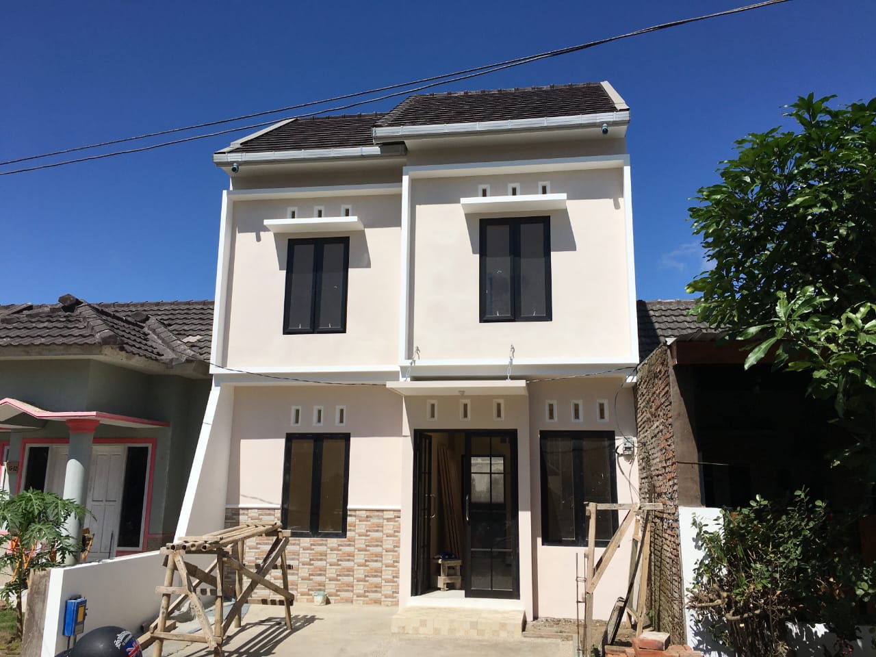 Rumah 2 Lantai Cassava Regency 2, Arjowinangun Malang