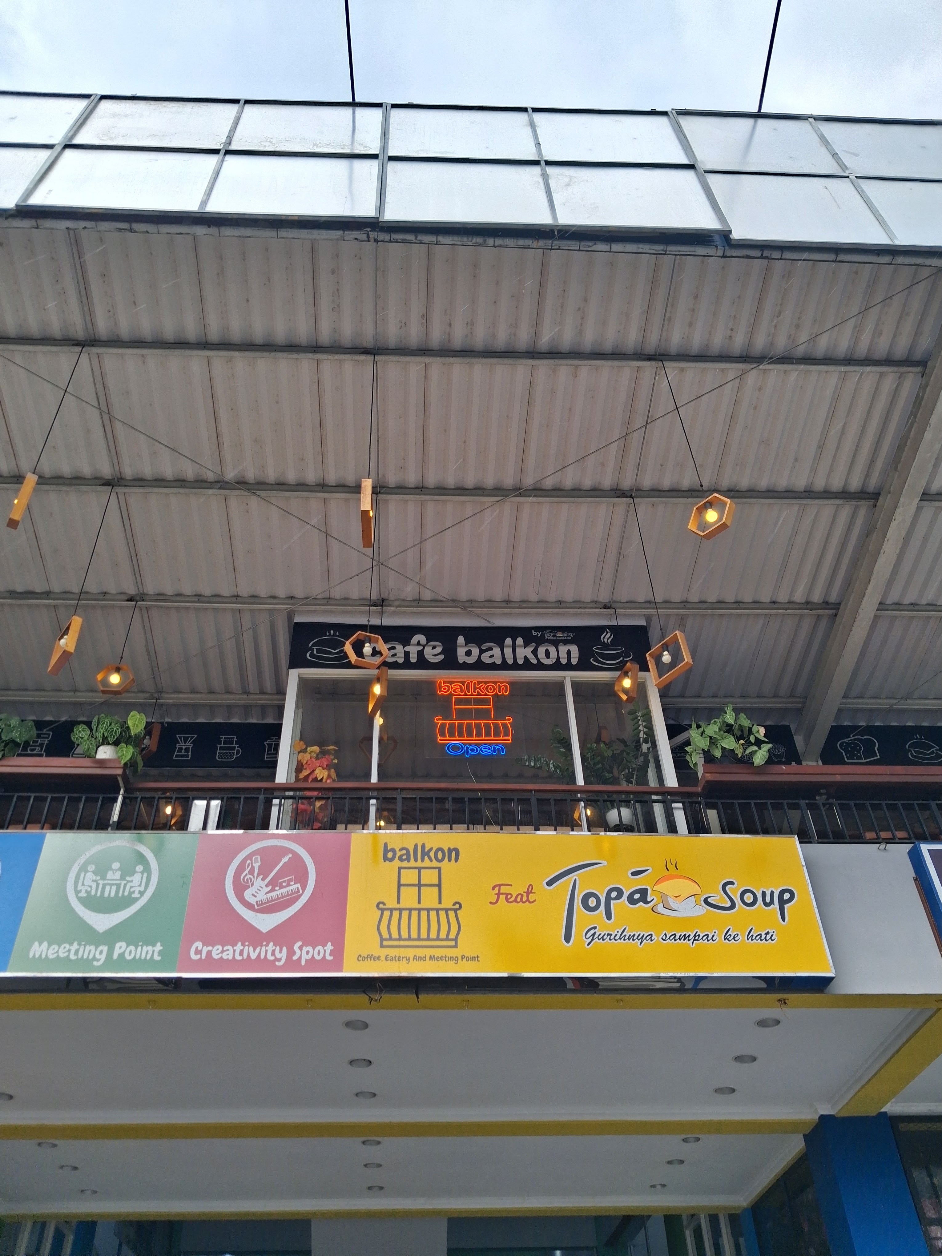 Cafe Balkon Jember