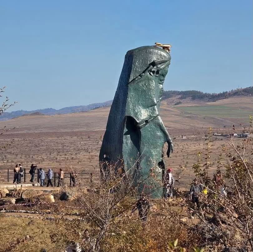 HUk-Q-K4bg-AAku-QC.jpg