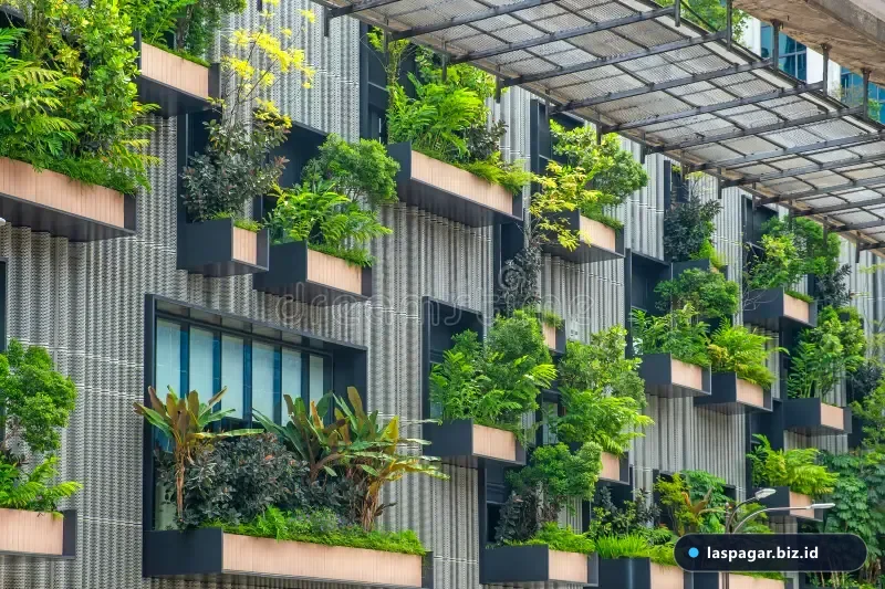 Desain eksterior rumah dengan planter box besi dinding pagar rumah