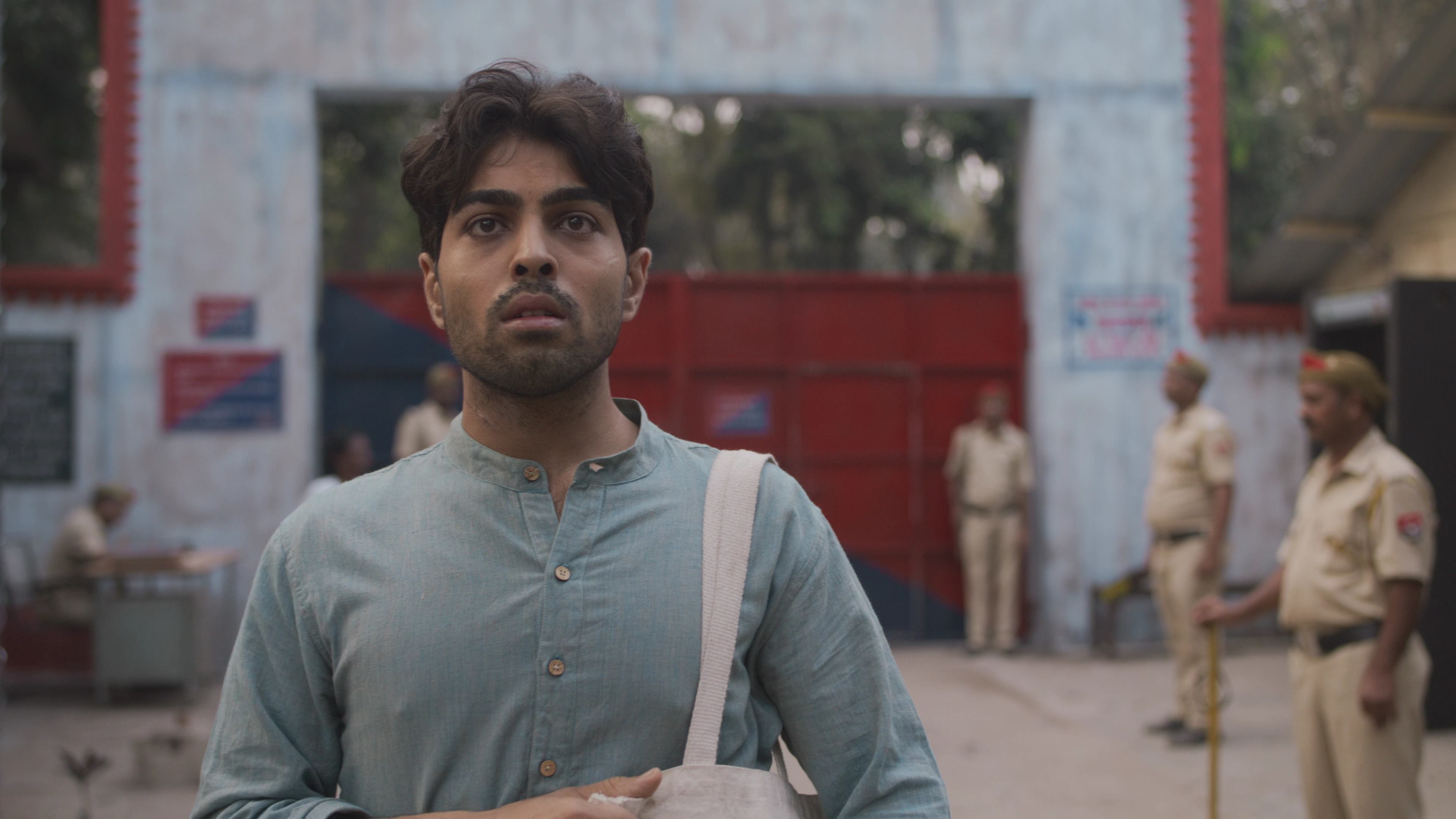 Joya9tv-Com-Mirzapur-2024-S03-Hindi-AMZN-WEB-DL-H264-AAC-2160p-03-38-59-05-3