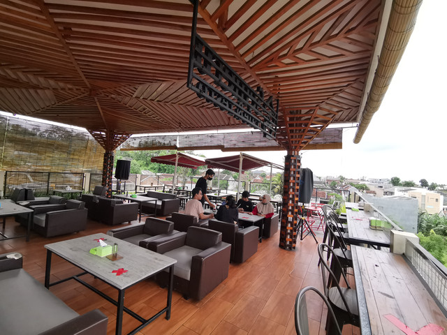 Semeru Cafe & Resto