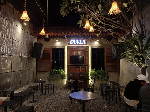 Oukla Sidoarjo coffee shop