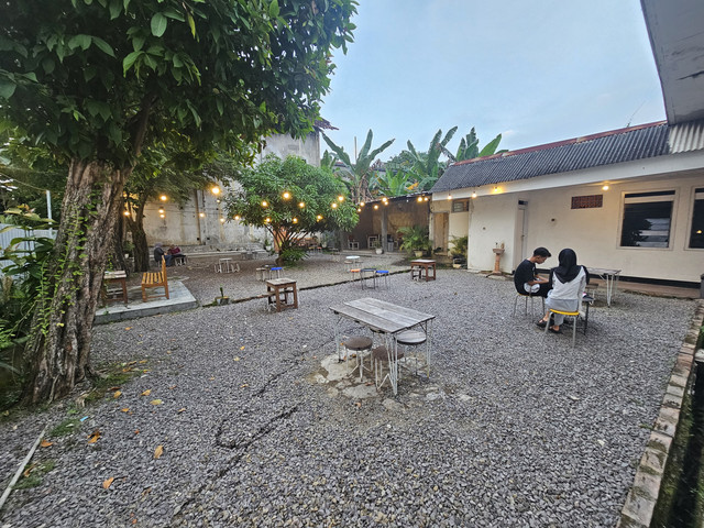 aruna coffee house