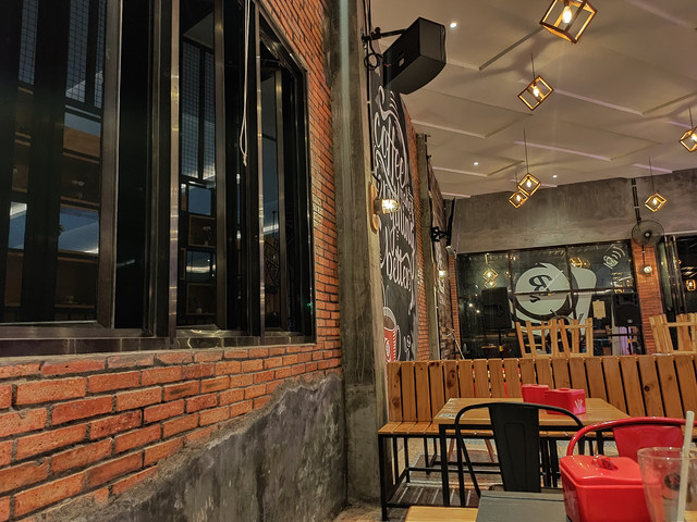 B2 Billiard & Cafe Sampang