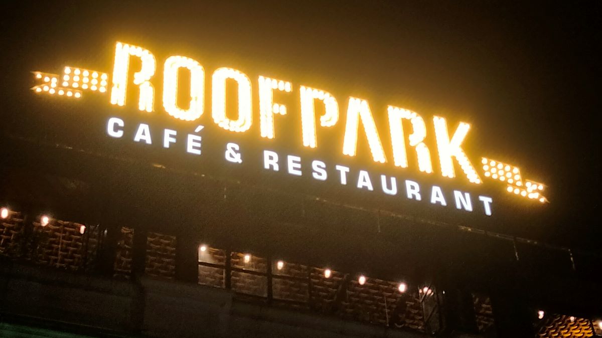 Roofpark Cafe & Restaurant Bogor 