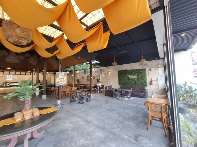 Manis ae Coffee & Space
