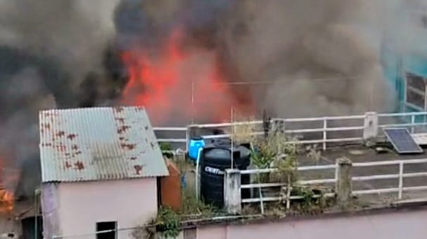 মিঠামইনে আগুনে পুড়ল দুই বাড়ি ও সারের গোডাউন