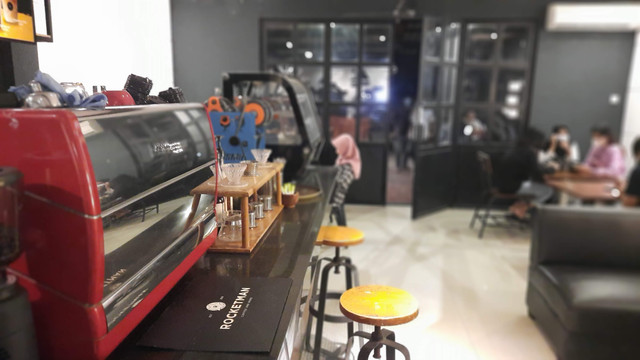 Rocketman Coffee Madiun