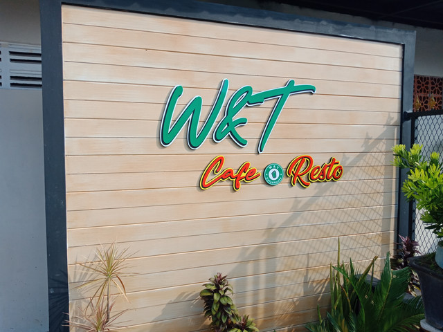 Cafe W & T Lokita Joyo Pati