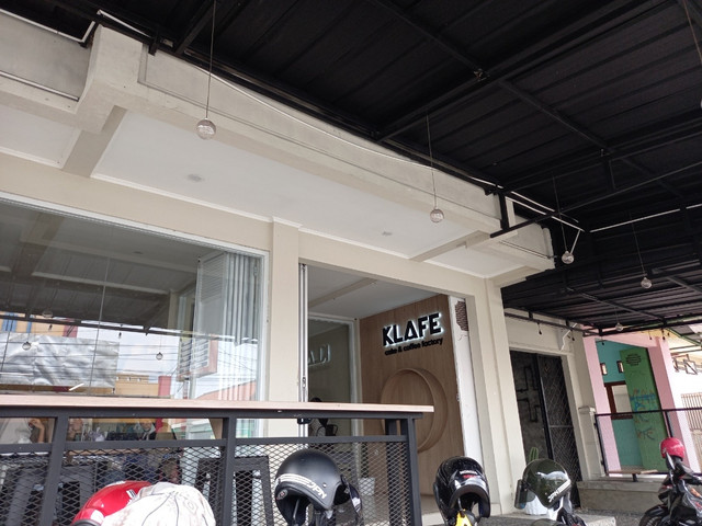 KLAFE Cake & Coffee Factory