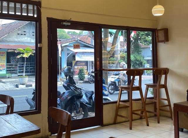 Cafe Donat Pawon Mertuo Salatiga
