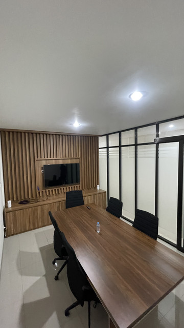 Interior Kantor Luas