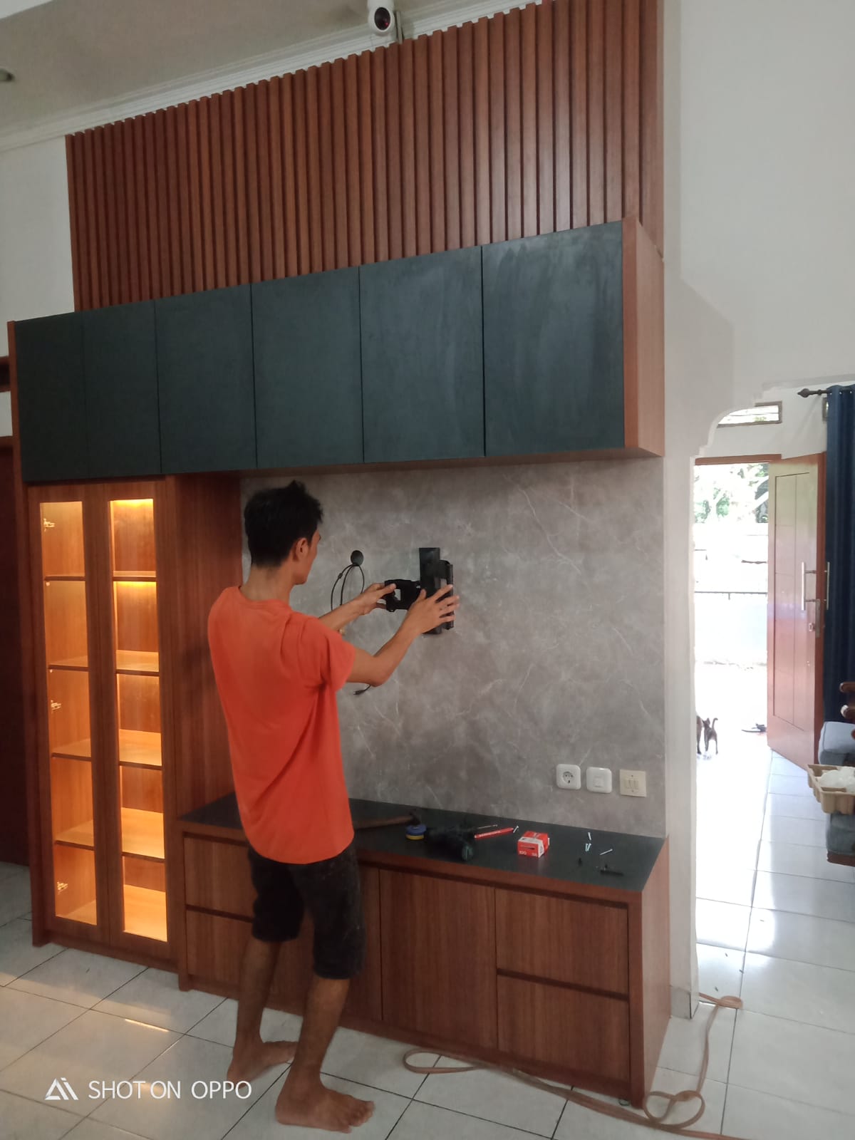 Backdrop & Partisi custom hasil pengerjaan Sofa Depok by Yenia