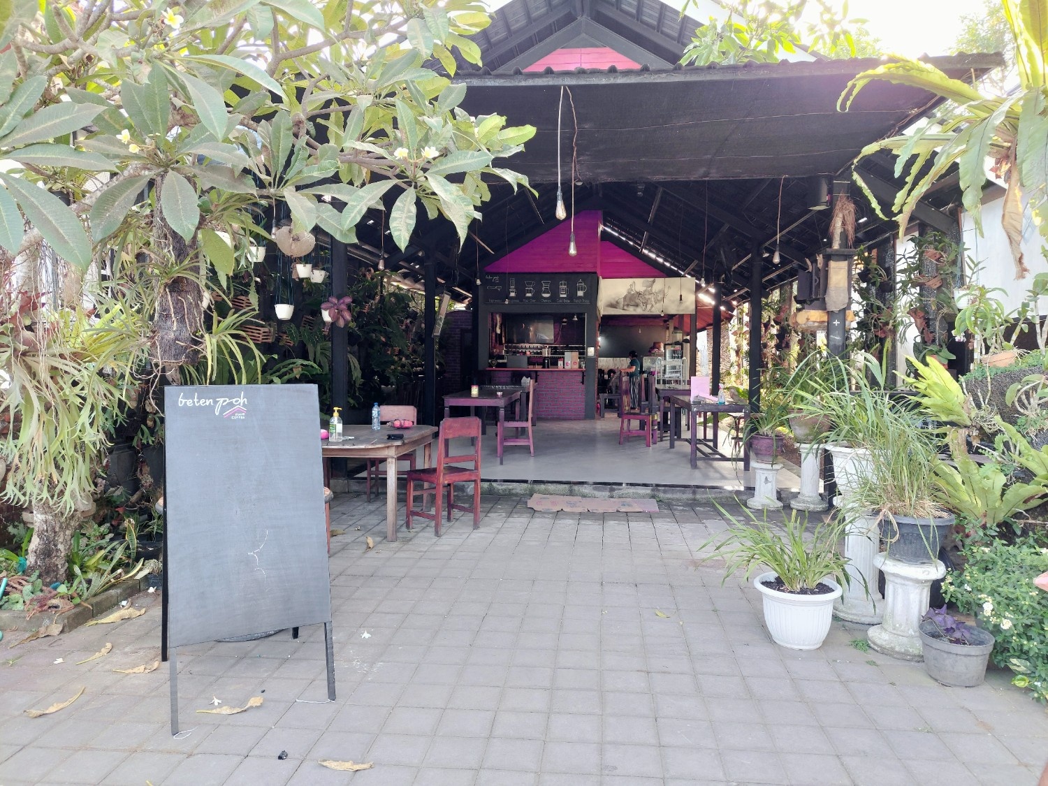 BETEN POH FOOD & COFFEE